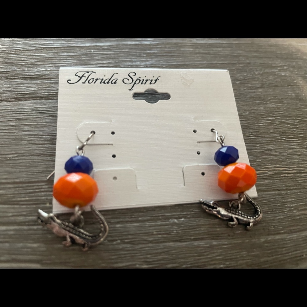 Gator earring and bracelet - Picture 3 of 3